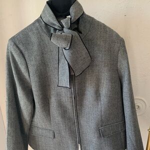 🔥🔥NEW WITH TAG- Banana Republic wool blend jacket with necktie.